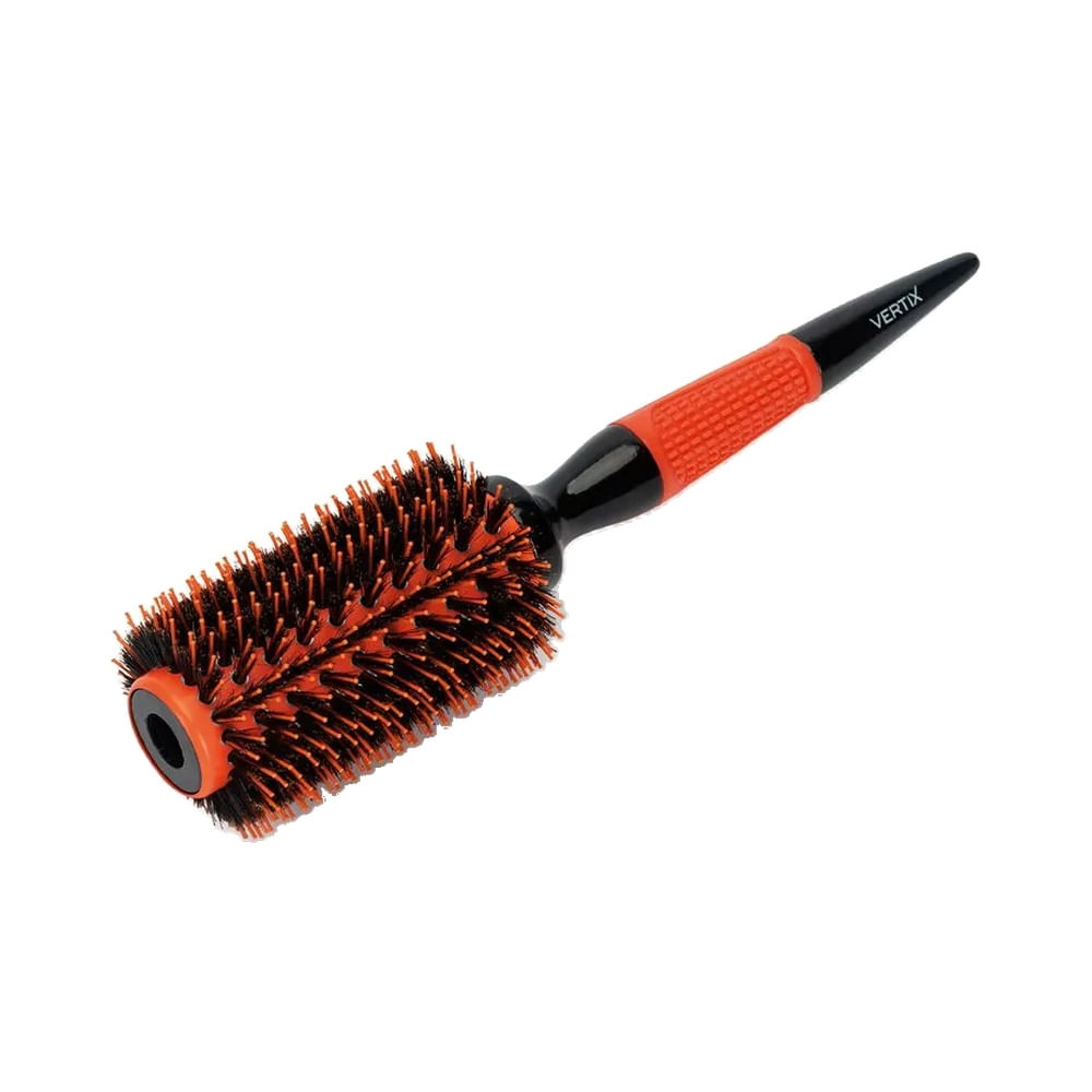 Escova redonda Vertix Salon 33 vista em ângulo mostrando as cerdas e cabo emborrachado